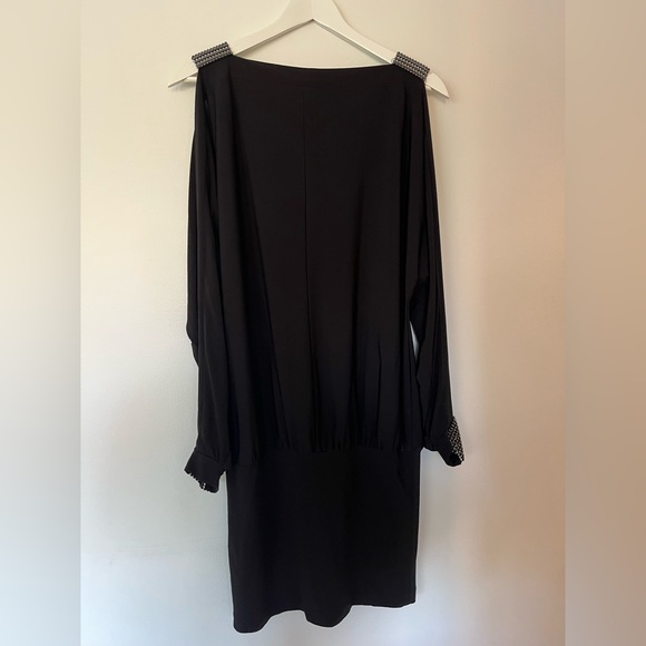 Black Lori Michaels cold shoulder open sleeve dress - Picture 6 of 6